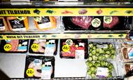 Salget af kød er vigende i danske supermarkeder. Til gengæld er der fuld fart i salget af plantebaserede alternativer.
Foto: Janus Engel