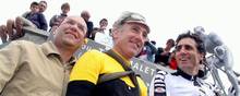 Sean Kelly (i midten) sammen med to andre store cykelpersonligheder – de tidligere Tour de France-vindere Laurent Fignon (tv.) og Miguel Indurain (th.). Foto:  Sport Cycling Obituary