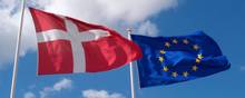 EU's flag kan fint blafre parallelt med alle de nationale flag, også med Dannebrog, og vil gøre det. Men på en mere beskeden plads i hjerterne, skriver Ulla Terkelsen. Foto: Francis Dean