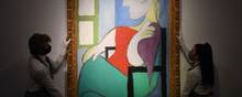 "Kvinde siddende nær et vindue" af Picasso er blevet solgt for et fuldkomment astronomisk beløb. Men det er ikke nok til at slå Pablo Picassos auktionsrekord. Foto: Daniel Leal-Olivas/AFP