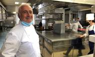 Den franske mesterkok Guy Savoy i sit trestjernede Michelin-køkken i Paris. Foto: Jørgen Ullerup