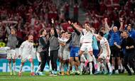 Efter kampen kunne de danske spillere juble over sejren og glæde sig til at spille ottendedelsfinale mod Wales. Foto: Martin Meissner/AFP