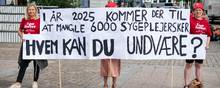 Sygeplejerskerne har strejket siden 19. juni og er jævnligt på gaden – her er det Store Torv i Aarhus – for at gøre opmærksom på konflikten og kravet om mere i løn.
Arkivfoto: Marie Ravn