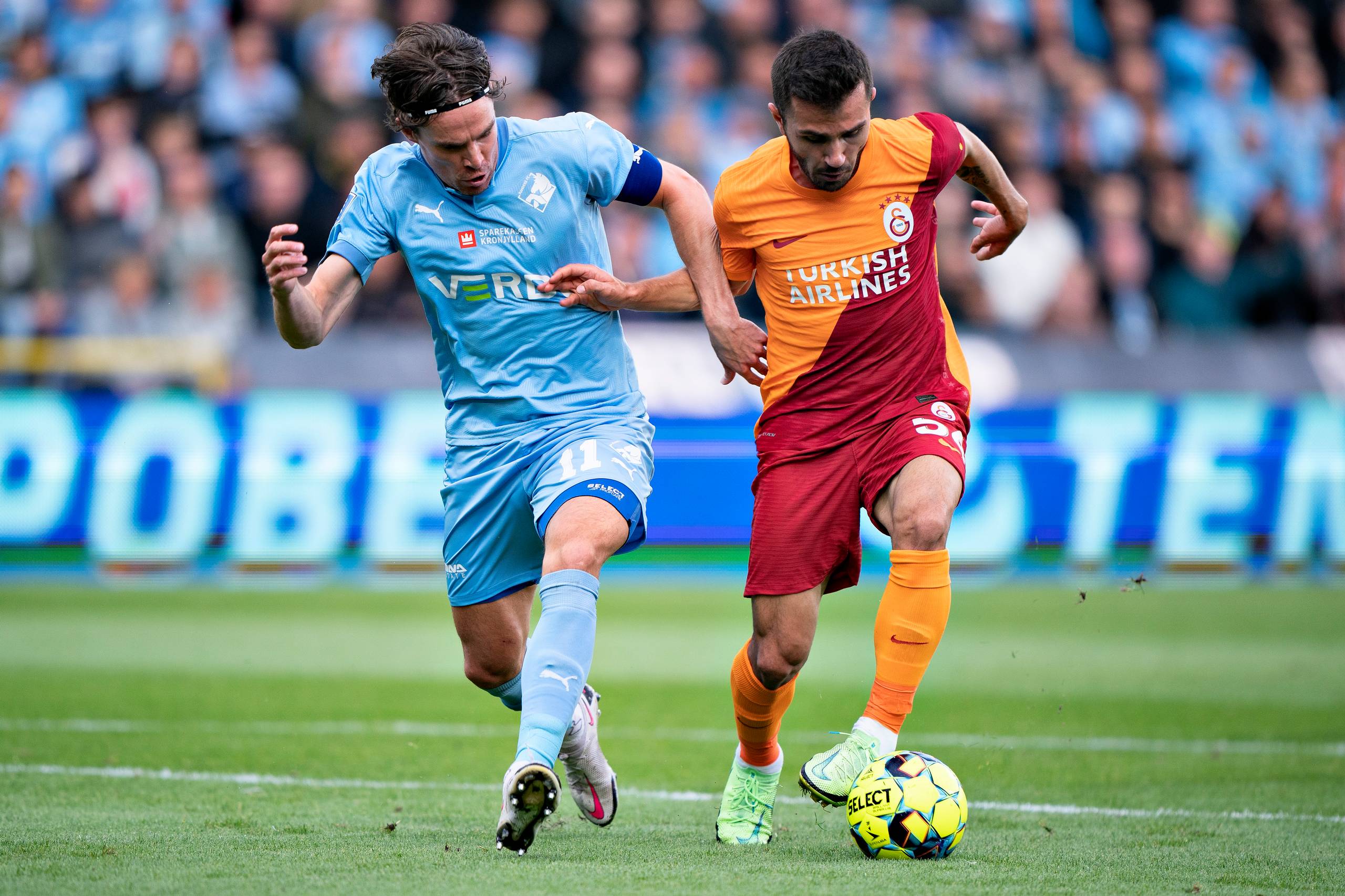 Erik Marxen (tv.) var med til at levere en stor kamp mod Galatasaray den 19. august, da tyrkerne kom forbi Danmark. Nu venter returopgøret i Tyrkiet. Foto: Henning Bagger/Ritzau Scanpix