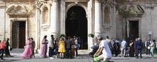 Bryllup i den lille by Floridia på Sicilien den 11. august, hvor det var ekstremt varmt, og hvor der angiveligt blev sat europæisk varmerekord på 48,8 grader Celsius. En godkendelse af rekorden trækker ud. (Arkivfoto) - Foto: Salvatore Cavalli/Ritzau Scanpix