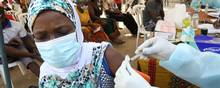 En borger modtager en vaccine mod ebola den 17. august. - Foto: Luc Gnago/Reuters