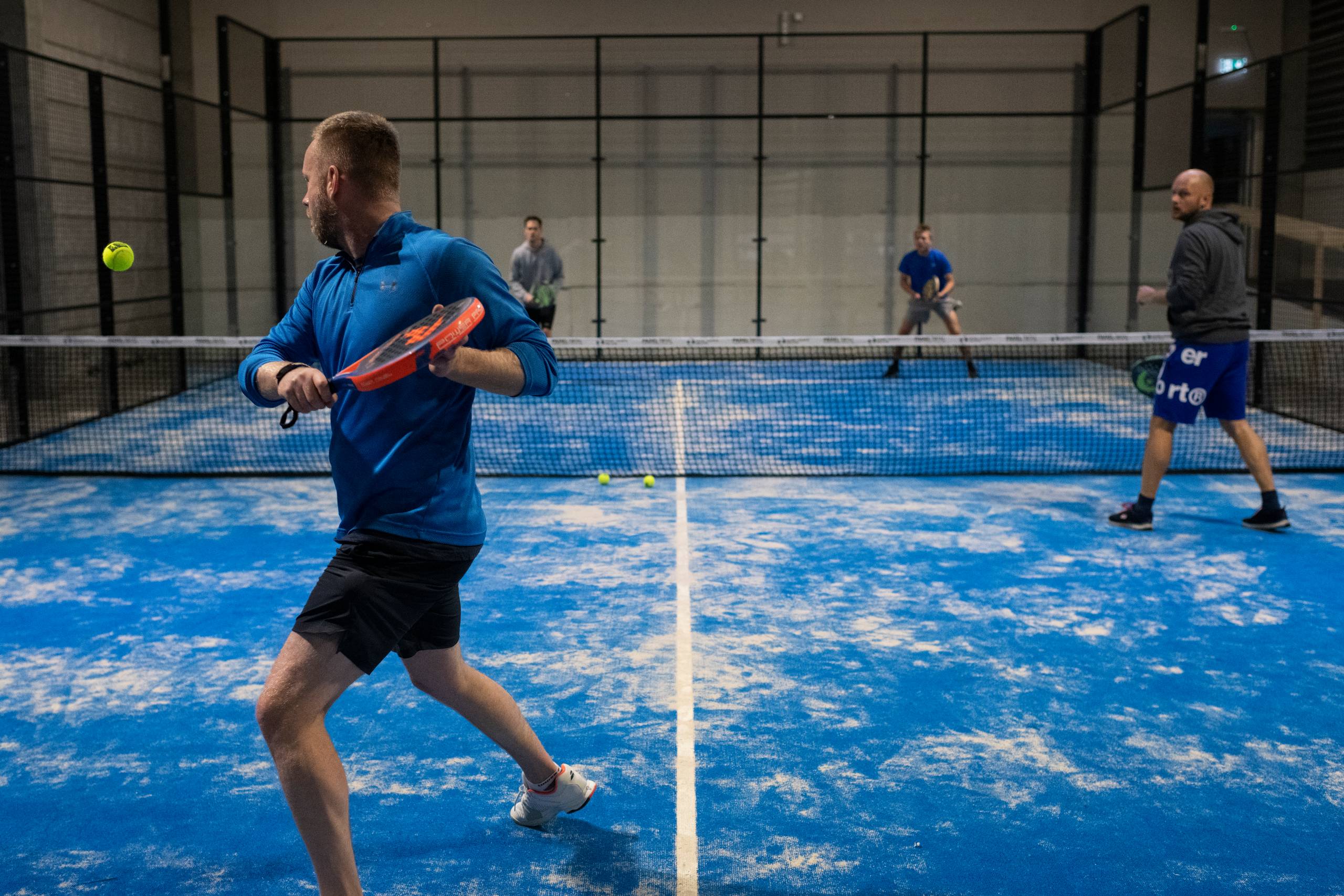 Padeltennis har været i stor fremgang i de seneste år, hvor nye baner og udøvere er strømmet. Foto: Joachim Ladefoged