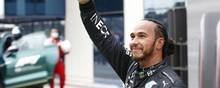 Lewis Hamilton kunne ikke gøre mere lørdag end af være bedst i kvalifikationen. En straf betyder dog, at han begynder i midten af feltet i søndagens grandprix. Foto: Umit Bektas/Reuters