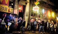 Der bliver ikke meget fest de kommende uger i det danske natteliv. Restriktionerne rammer årets vigtigste uger, lyder det fra bar-koncernen Rekom.