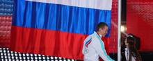 Russiske atleter kunne ikke deltage under russisk flag ved Vinter-OL, grundet tidligere afdækning af et statssanktioneret dopingprogram. Først da de kom hjem, vejrede flaget Foto: REUTERS/Maxim Shemetov
