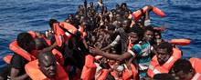 Middelhavet er blevet kaldt én af verdens største massegrave, fordi tusindvis af migranter og flygtninge er omkommet her i forsøg på at nå Europa. Eksperter frygter, at over 3,7 mio. flygtninge fra Ukraine kan fjerne noget af hjælpen til de mange, der forsøger at krydse Middelhavet. Arkivfoto: Jacob Ehrbahn