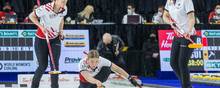 De danske curlingkvinder går videre til slutspillet i VM, efter syv sejre og fem nederlag i gruppespillet. Foto: James Doyle/The Canadian Press via AP