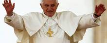 Joseph Ratzinger fra Bayern blev til pave Benedikt XVI og siden til pave emeritus. Både som tysker og som eneste levende afgående pave i 600 år har han skrevet historie. Arkivfoto: AP /Pier Paolo  Cito