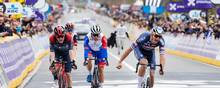Den dobbelte Tour de France-vinder Tadej Pogacar måtte irriteret erkende, at sejren i årets version af Flandern Rundt gik til Mathieu van der Poel. Foto: Gregers Tycho