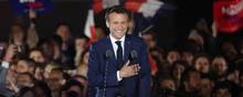 Emmanuel Macron har sikret sig fem år mere i Élysée-palæet, men til juni venter et vigtigt parlamentsvalg, hvor Macron skal vinde et flertal af pladserne for at være sikker på at kunne gennemføre sin politik. Foto: Thomas Coex/AFP