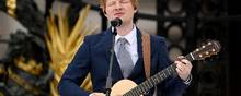 Ed Sheeran optrådte søndag i London i forbindelse med dronning Elizabeths 70-års-jubilæum. Han gæster Øresundsparken i begyndelsen af august, hvor han spiller fire udsolgte koncerter. Foto: Leon Neal/AFP