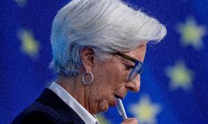 Torsdag hævede Den Europæiske Centralbank endnu engang sine renter. Der var ikke spor at antydninger af, hvornår centralbankchefen Christine Lagarde vil begynde at sænke dem. Men analytikerne tror, det bliver inden for et år, måske endda tidligere.  Foto: Reuters/ Michael Probst