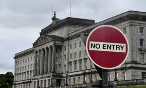 Balladen om protokollen har skabt kaos i det nordirske provinsparlament, Stormont, fordi unionister nægter at samarbejde med det største parti, Sinn Fein, så længe protokollen er i kraft. 
Foto: Clodagh Kilcoyne/Reuters