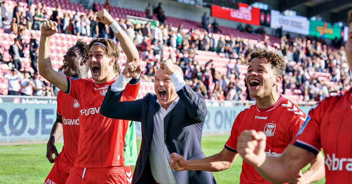 AGF-træner Uwe Rösler bekymret: »Det var til fare for spillerne i dag ...