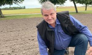 Klaus Aage Bengtson vil i 2024 skifte fra at være økologisk til konventionel landmand. Foto: Privat