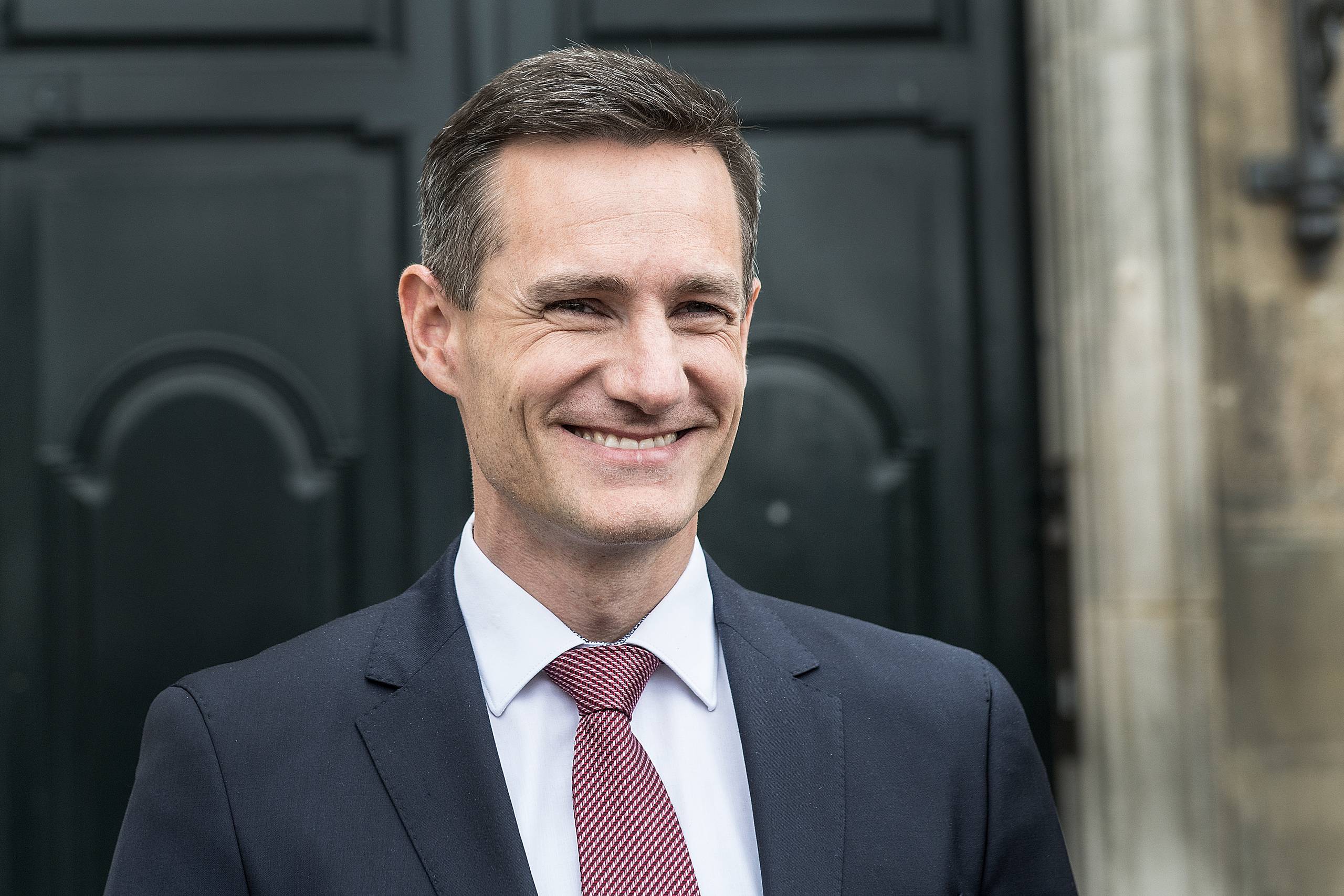 De Konservatives finansordfører​, Rasmus Jarlov, har selv bedt Finansministeriet beregne antallet af offentligt ansatte i 2030 ved en nulvækst i det offentlige forbrug. Hvorfor gjorde han det, hvis han ikke tror på beregningen? spørger Jon Nielsen. Arkivfoto: Mogens Flindt