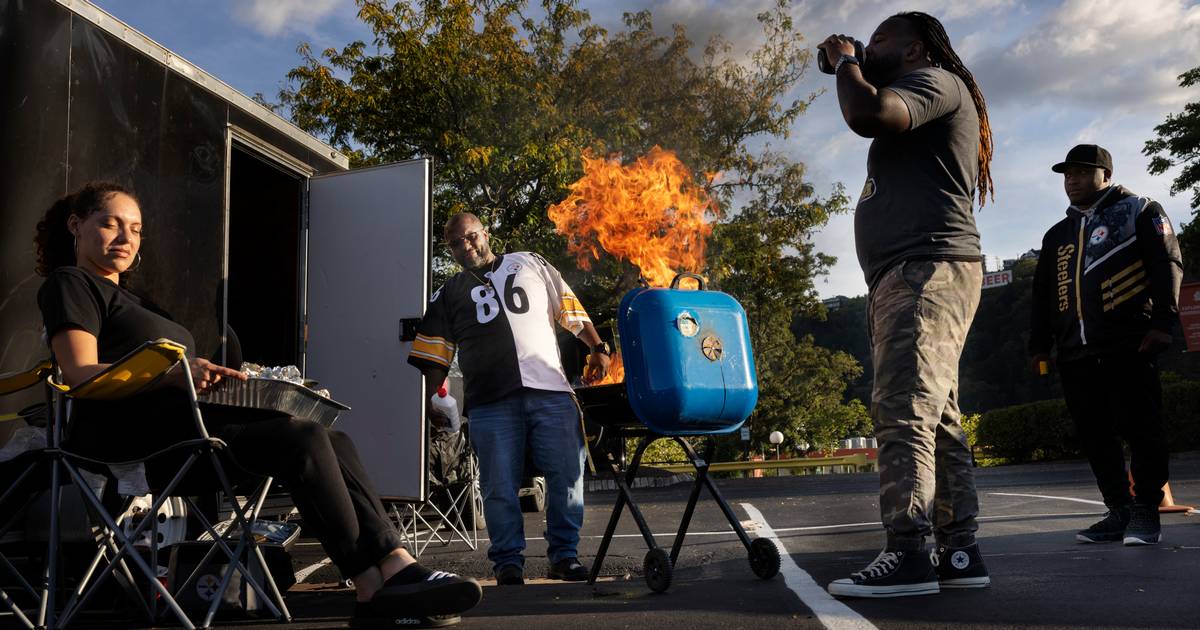 Til NFLkamp i Pittsburgh Her er folk rygende uenige om valget