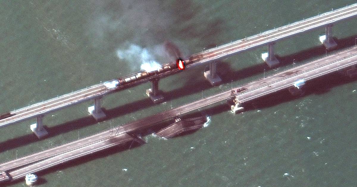 Russiske Dykkere Sendes Ned For At Tjekke Skader P Bro