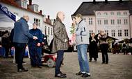 Venstres Søren Gade er kørt til Viborg for at gå på stemmejagt uden for K-formand Søren Pape Poulsens dagligstue.
Foto: Astrid Dalum