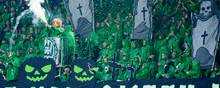 Viborgs fans spredte grøn og hvid halloween-stemning inden superligakampen mellem Silkeborg og Viborg. Foto: Bo Amstrup/Ritzau Scanpix