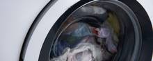 Hvornår skal vi vaske tøj og bruge tørretumbler? Rådene fra myndigheder og forsikringsselskaber stritter i forskellige retninger. Foto: Kasper Heden Andersen