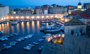 Restaurant 360 ligger flot på bymuren i Dubrovnik. Stedet har en enkelt michelinstjerne. Foto: PR