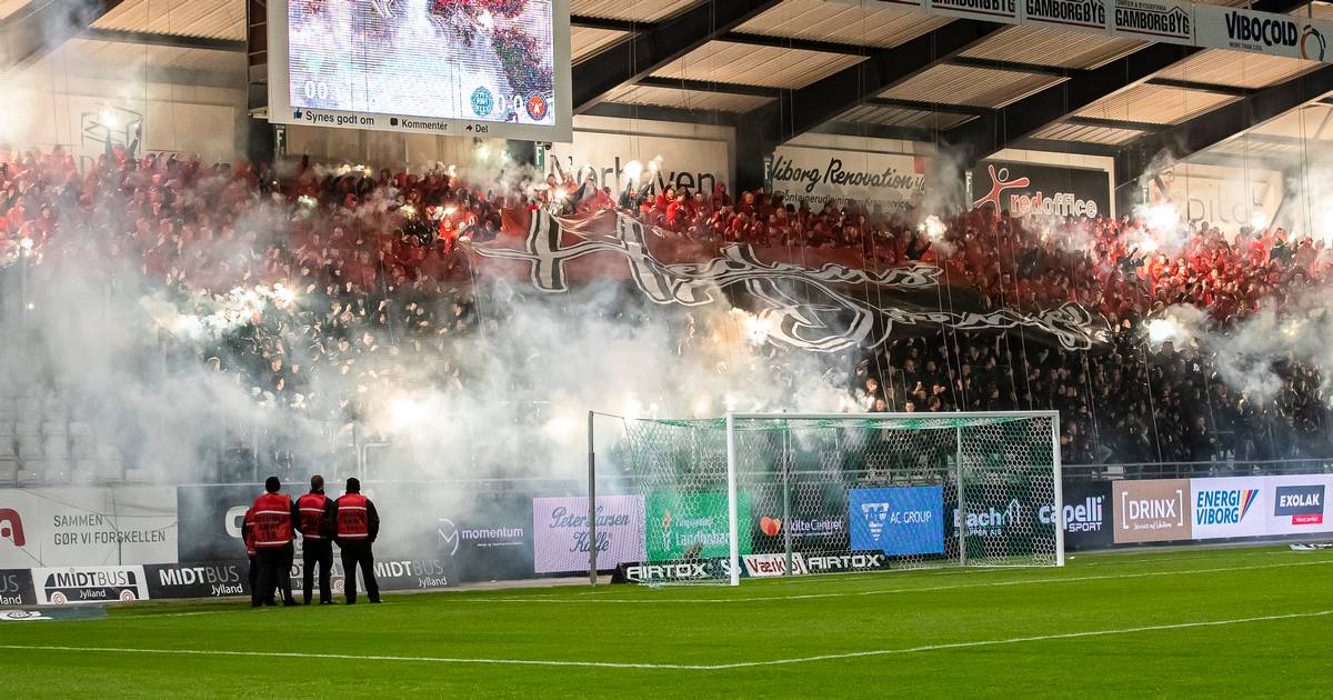 FCMfans startede brand i og slog kontrollører