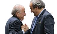 Fifa-boss Sepp Blatter og Uefa-chef Michel Platini, da alt var godt i 2015. Siden blev de to anklaget for korruption. Foto: Patrick B. Kraemer/Keystone via AP