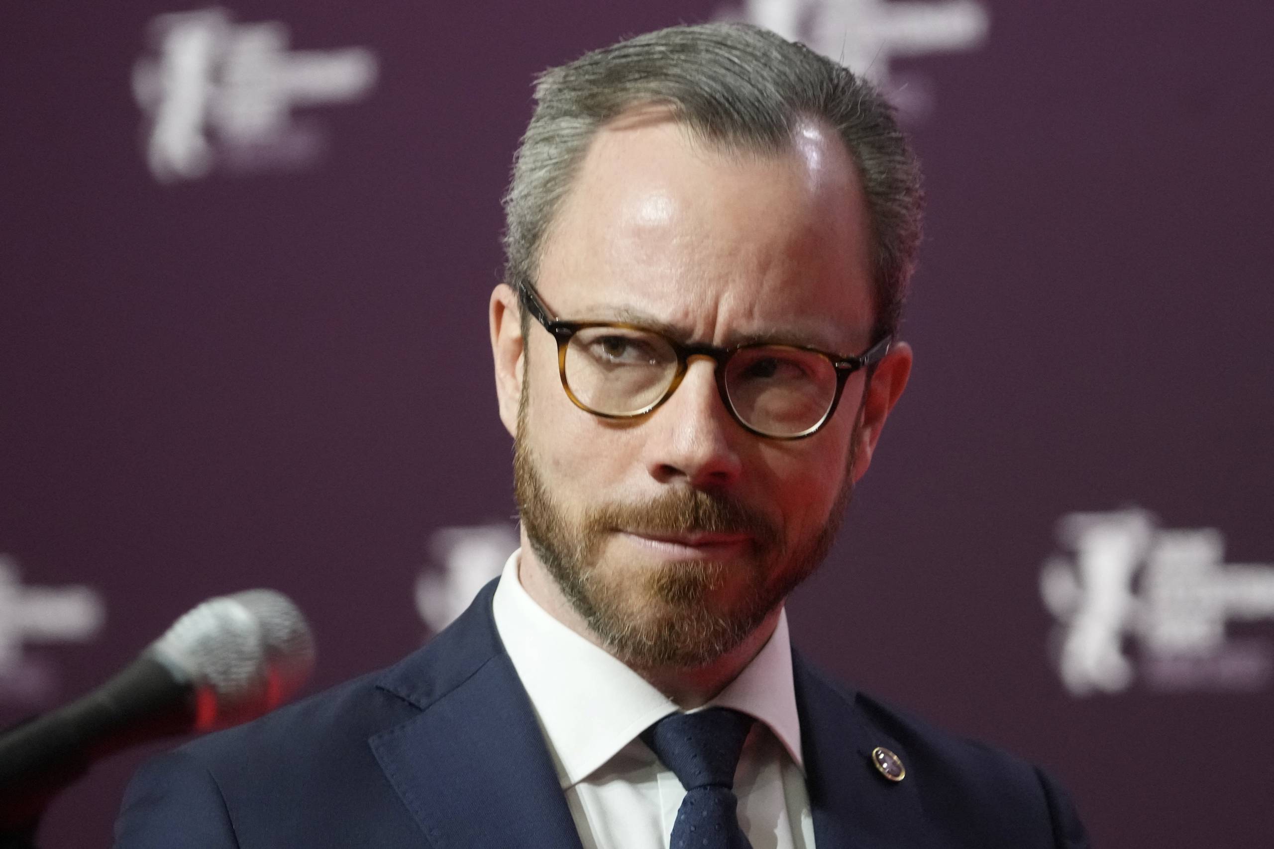 Jakob Ellemanns og andre politikeres løftbrud undergraver tilliden til demokratiet i en grad, hvor vælgere vil begynde at spørge sig selv om, hvorfor overhovedet stemme, når man ikke ved, hvad ens stemme går til, skriver Jes Falk. Arkivfoto: Ints Kalnins
