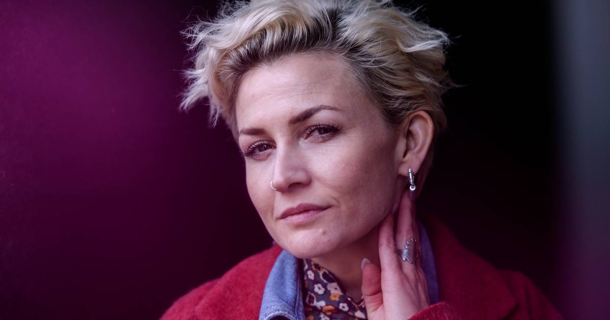 »Jeg skulle enten date en kendt mand eller kysse med en kvindelig ...