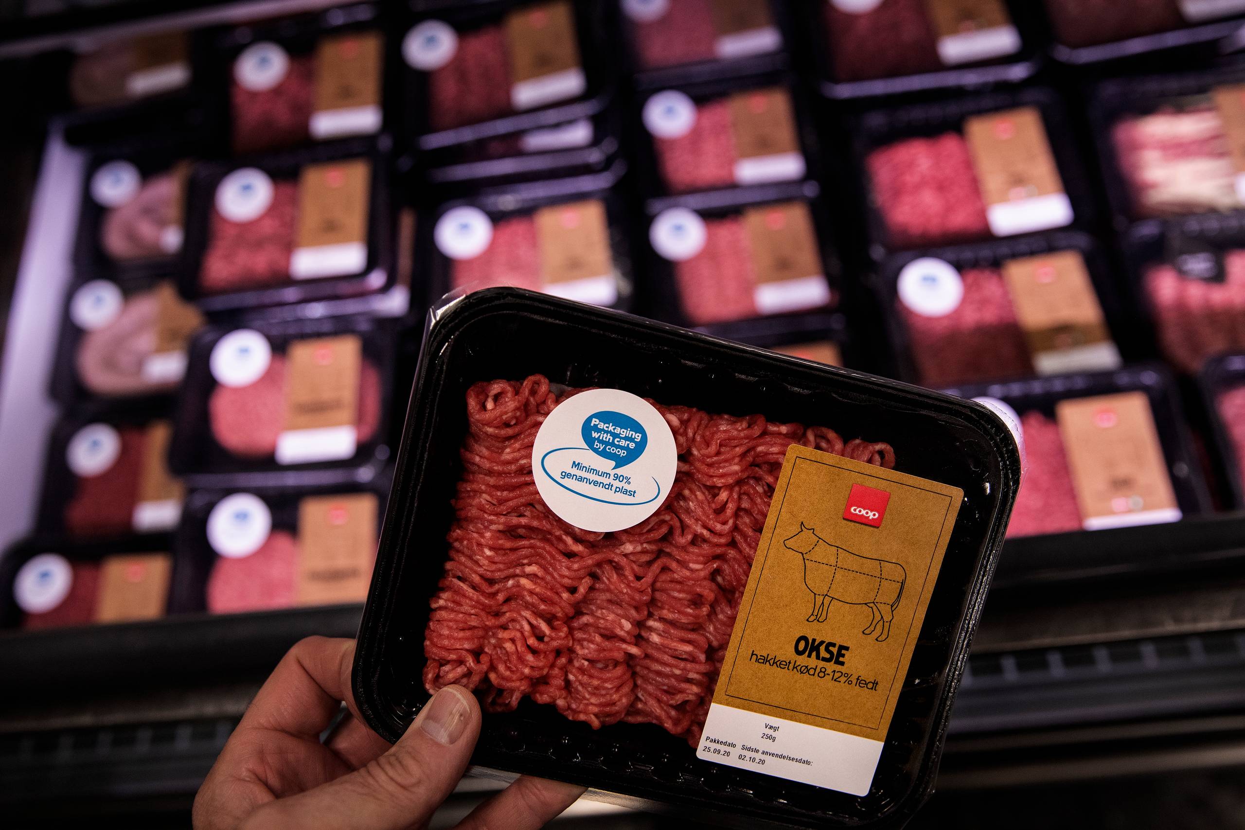 Flere supermarkeder oplever, at tyve går målrettet efter at stjæle kød. Måske ikke så ofte det hakkede oksekød, men derimod de dyre udskæringer. Arkivfoto: Finn Frandsen