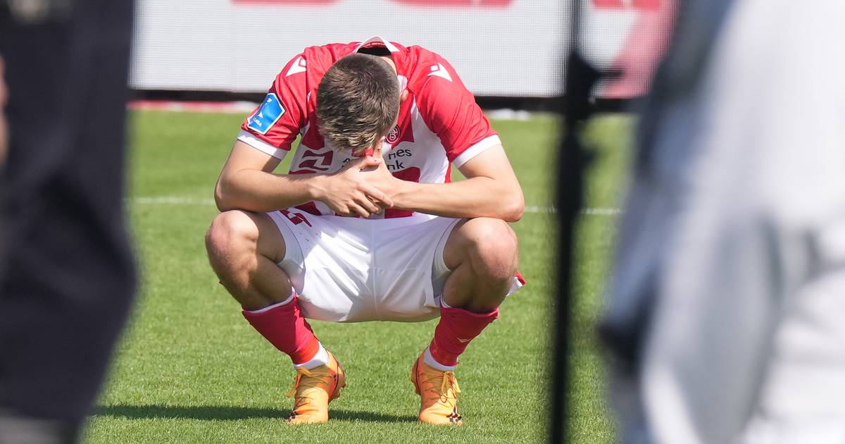 Aab Rykker Ned Efter 36 år I Den Bedste Fodboldrække 