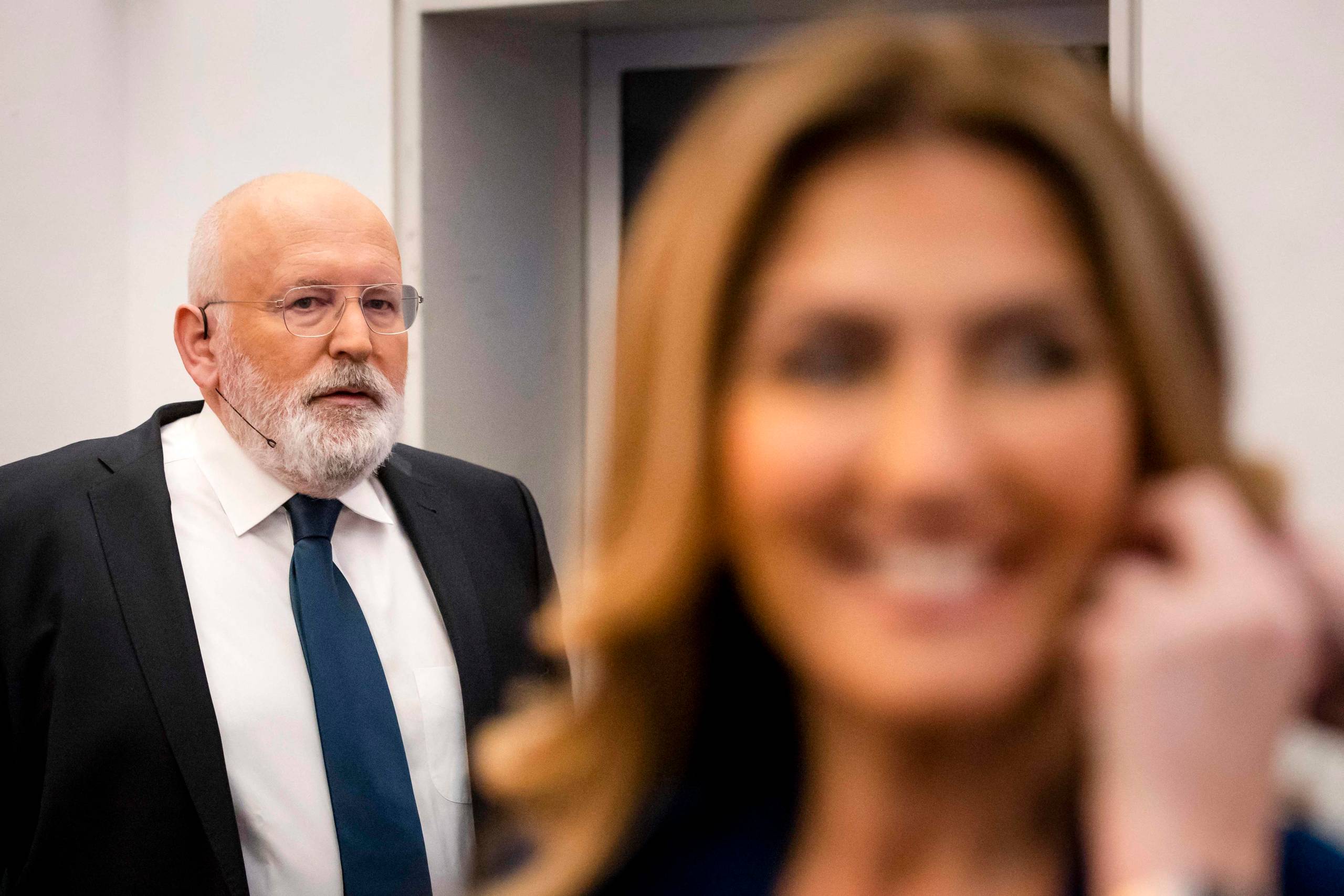 Frans Timmermanns er vendt tilbage til hollandsk politik efter at have siddet i Europa-Kommissionen. Han leder nu en koalition af Socialdemokratiet og De Grønne, der blev etableret i sommer. Foto: Sem van der Wal/AFP