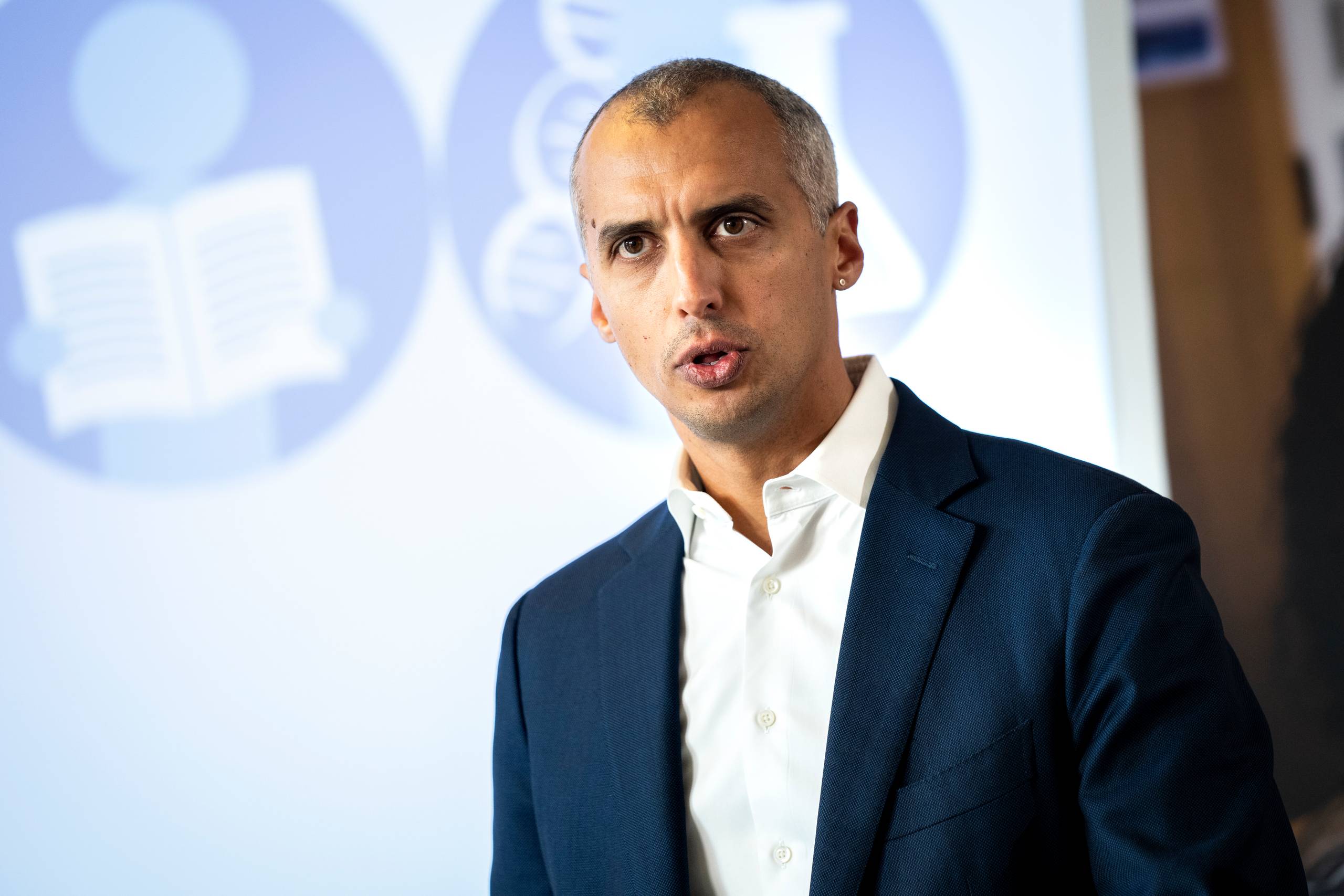 Mattias Tesfaye påpeger, at der er en kraftig stigning i antal unge med for meget fravær og frafald og for mange studenter, der ikke tager en videregående uddannelse. Opgørelser fra hans eget ministerium viser imidlertid noget andet, skriver Henrik Nevers. Arkivfoto: Ida Marie Odgaard