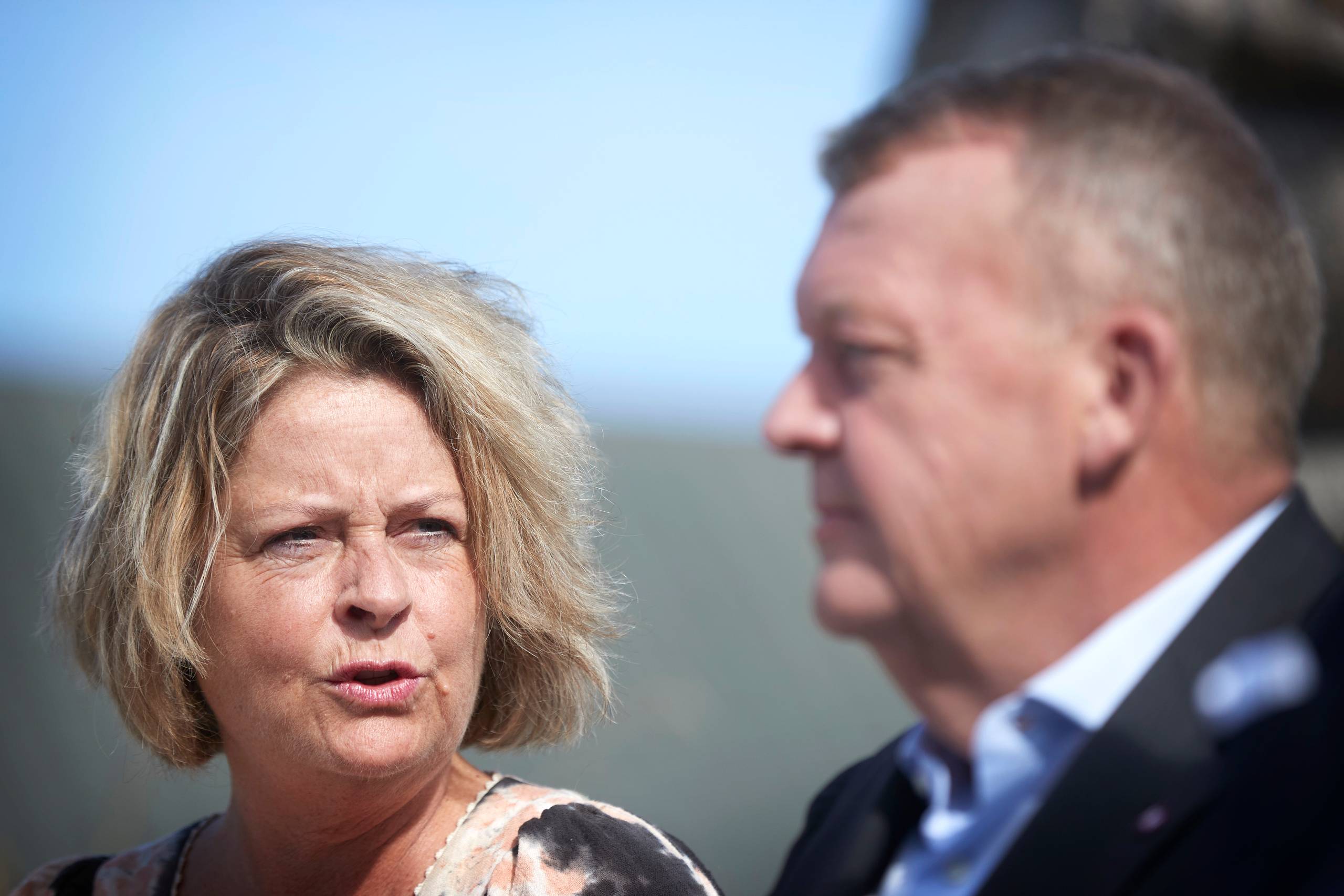 Stine Bosses ​pludselige omsorg for landbruget er meget rørende. Det klinger dog hult, når Moderaterne i samme ombæring støtter indførelsen af en CO2-afgift, der risikerer at smadre landbruget og føre til massive jobtab i erhvervet, mener skribenterne. Arkivfoto: Jens Dresling