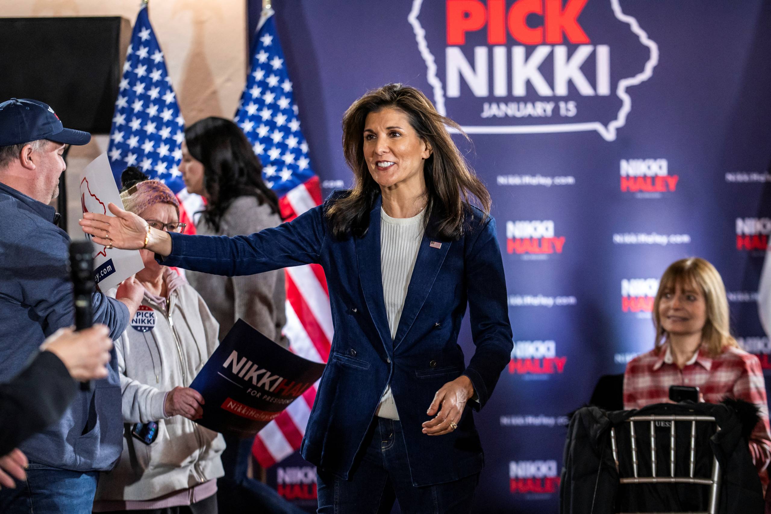 Øjeblikkets mest ​omtalte kandidat er Nikki Haley, en tidligere guvernør i South Carolina og skarptandet FN-ambassadør under Trump, der ligger relativt tæt på klassiske republikanske positioner. I modsætning til konkurrenterne har hun f.eks. klart signaleret opbakning til Ukraine i forsvarskrigen mod Rusland. Arkivfoto: Sergio Flores 