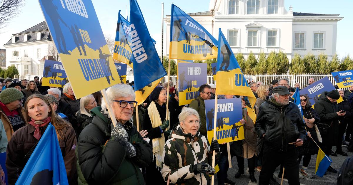 Ét Budskab Gik Igen Til Dansk Markering Af Toårsdagen For Ruslands ...