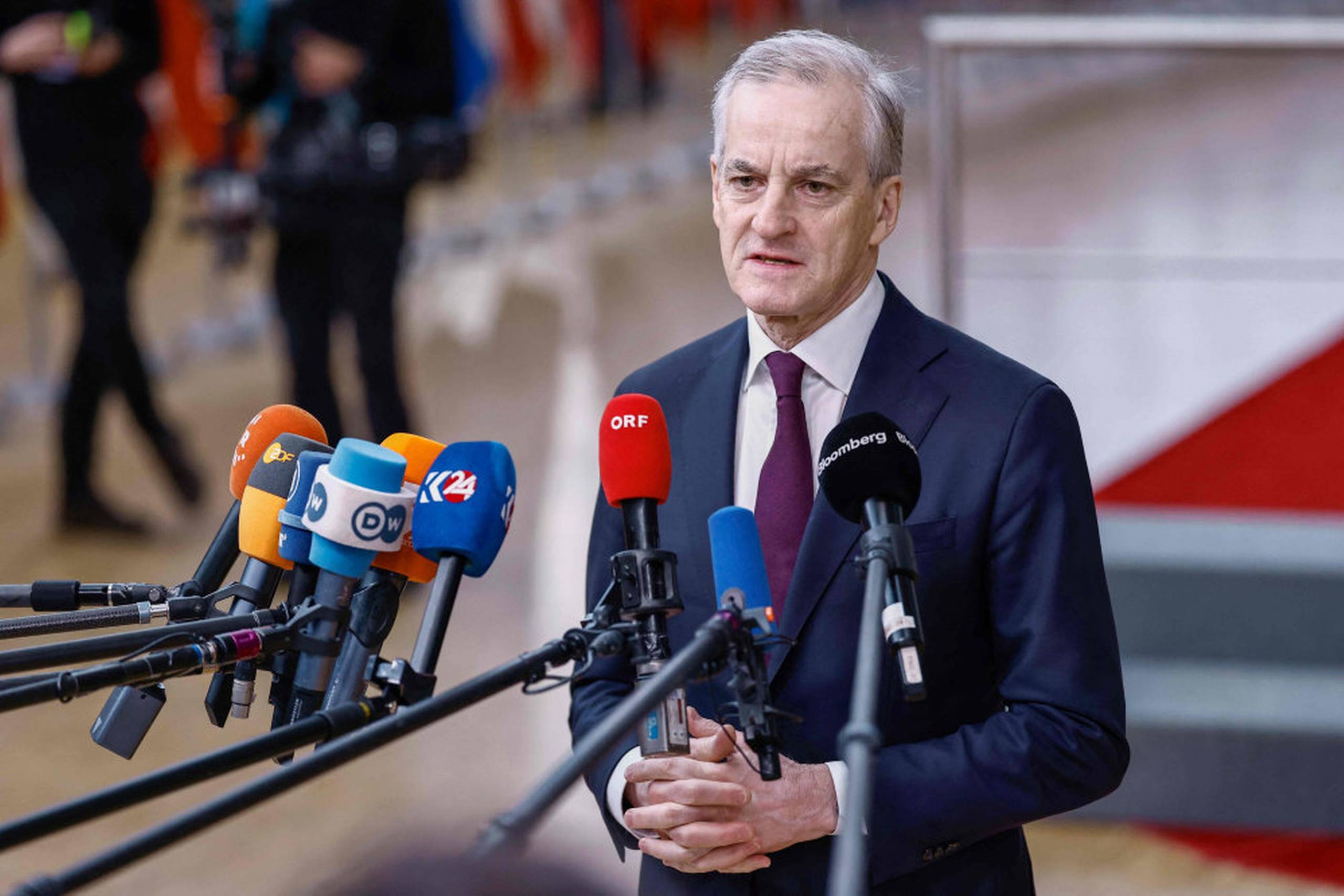 - Alle trusler er uanset deres form uacceptable. Det skal være trygt at udøve sin religion i Norge, siger Norges statsminister, Jonas Gahr Støre, som er orienteret om den midlertidige bevæbning af politiet. Foto: Sameer Al-Doumy/Ritzau Scanpix