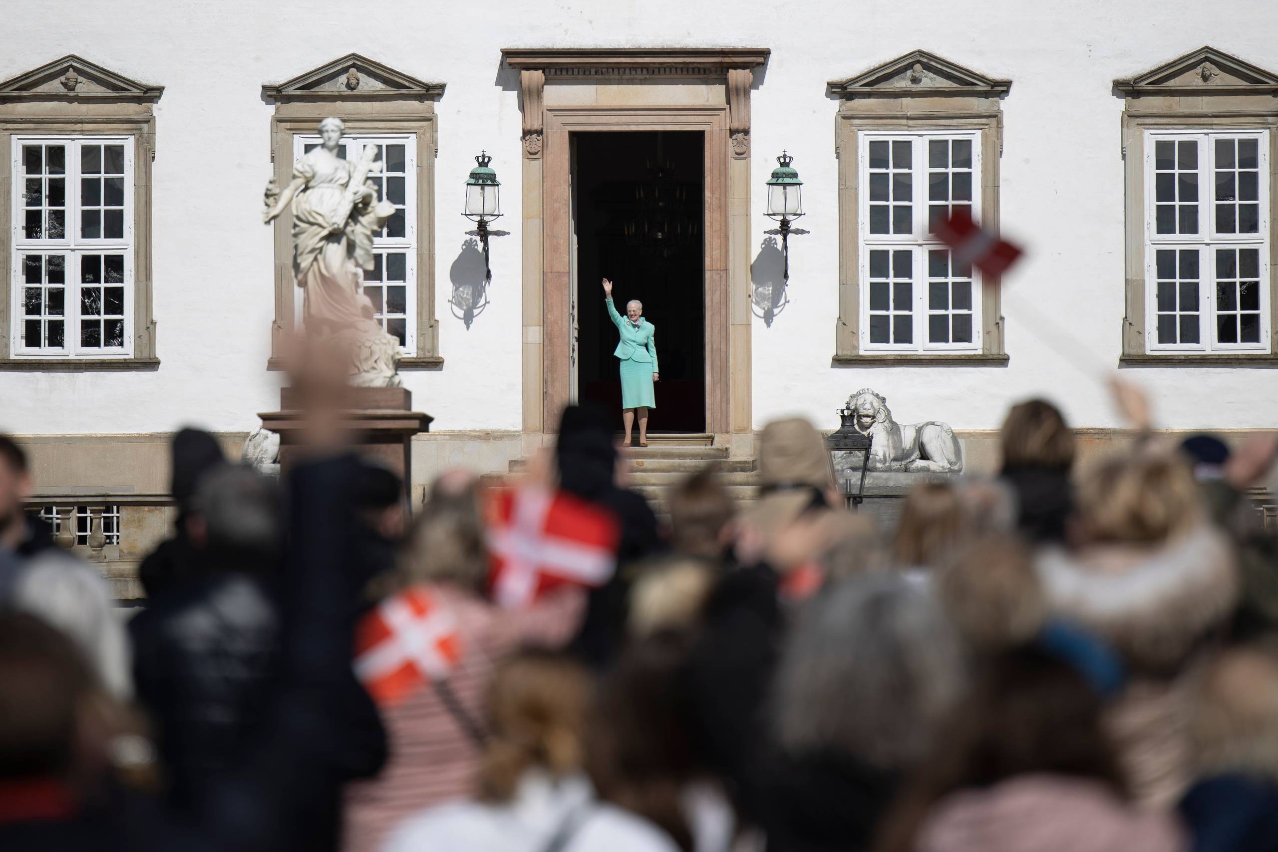 Da dronningen fyldte 80, blev hun også fejret på Fredensborg Slot - på afstand, da det var under coronaepidemien. I dag er hendes første fødselsdag, efter hun abdicerede. Arkivfoto: Andreas Merrald.