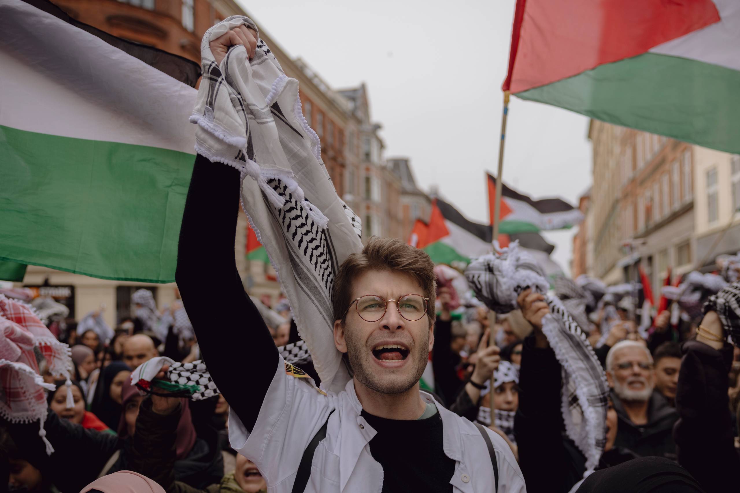 Søndag demonstrerer tusindvis for Palæstina i København - men er det egentlig i roden at tage danskernes befrielsesdag som gidsel i den sag, spørger Desiree OPhrbeck. Foto: Benjamin Krogh