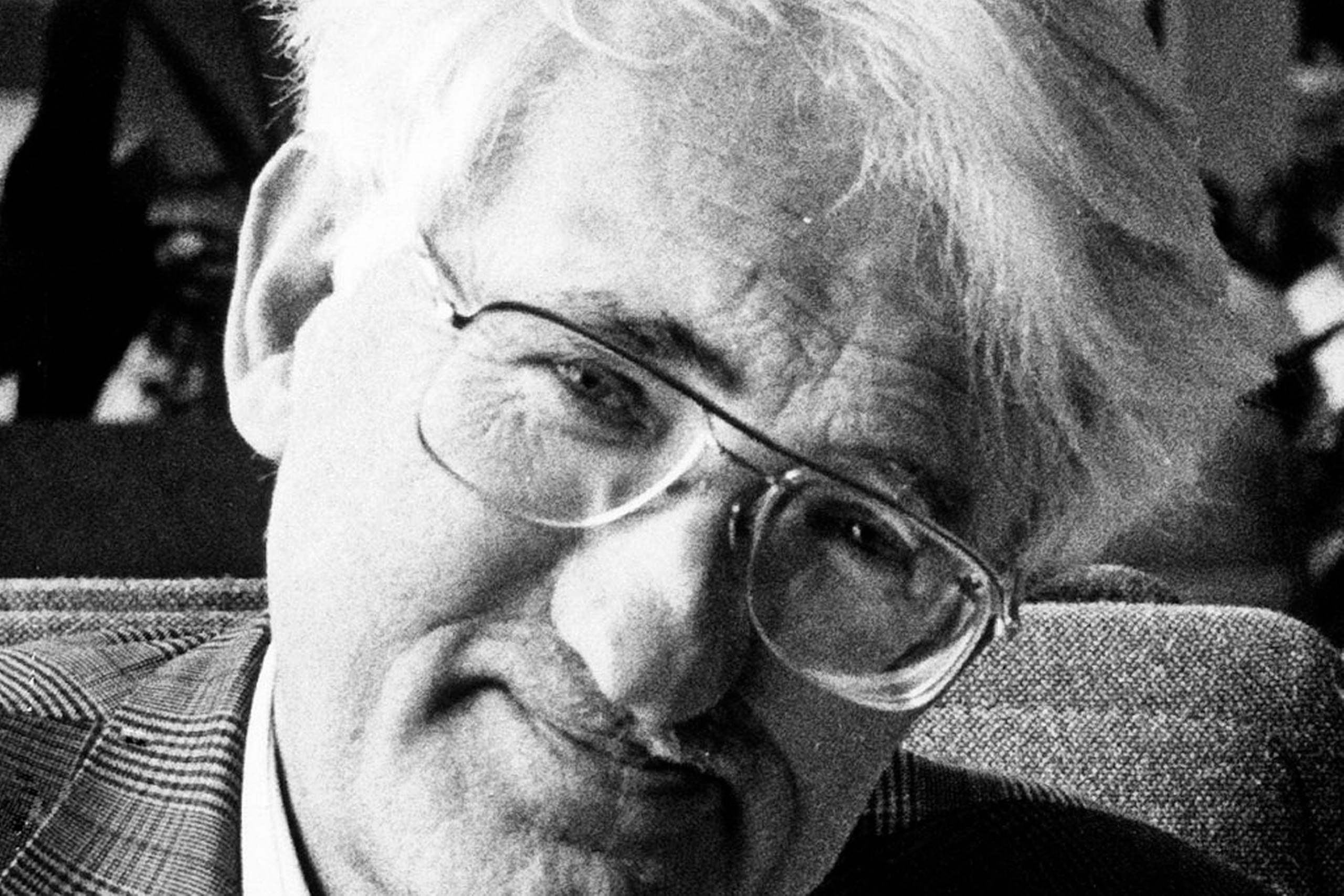Der er blevet ryddet gevaldigt op i reolerne med faglitteratur hos politiker og sociolog Henrik Dahl. Det har været en tankevækkende og åbenåbnende oplevelse, hvor mange af de tunge teoretiske drenge er røget ud. Men tyske Jürgen Habermas' værker blev på hylden. Arkivfoto: Erik Gleie