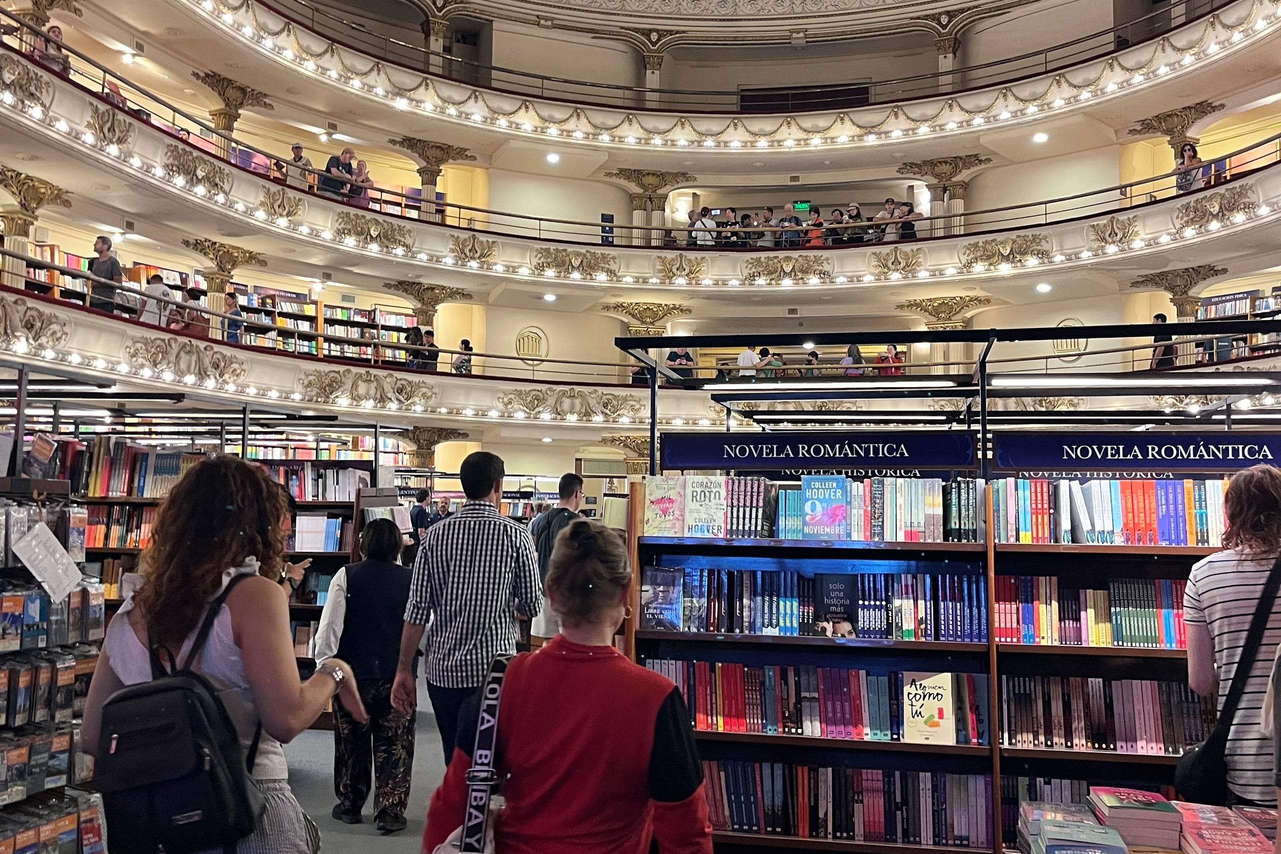 En af verdens største og smukkeste boghandler: ”Ateneo". Foto: Nancy Falcon Castro.
