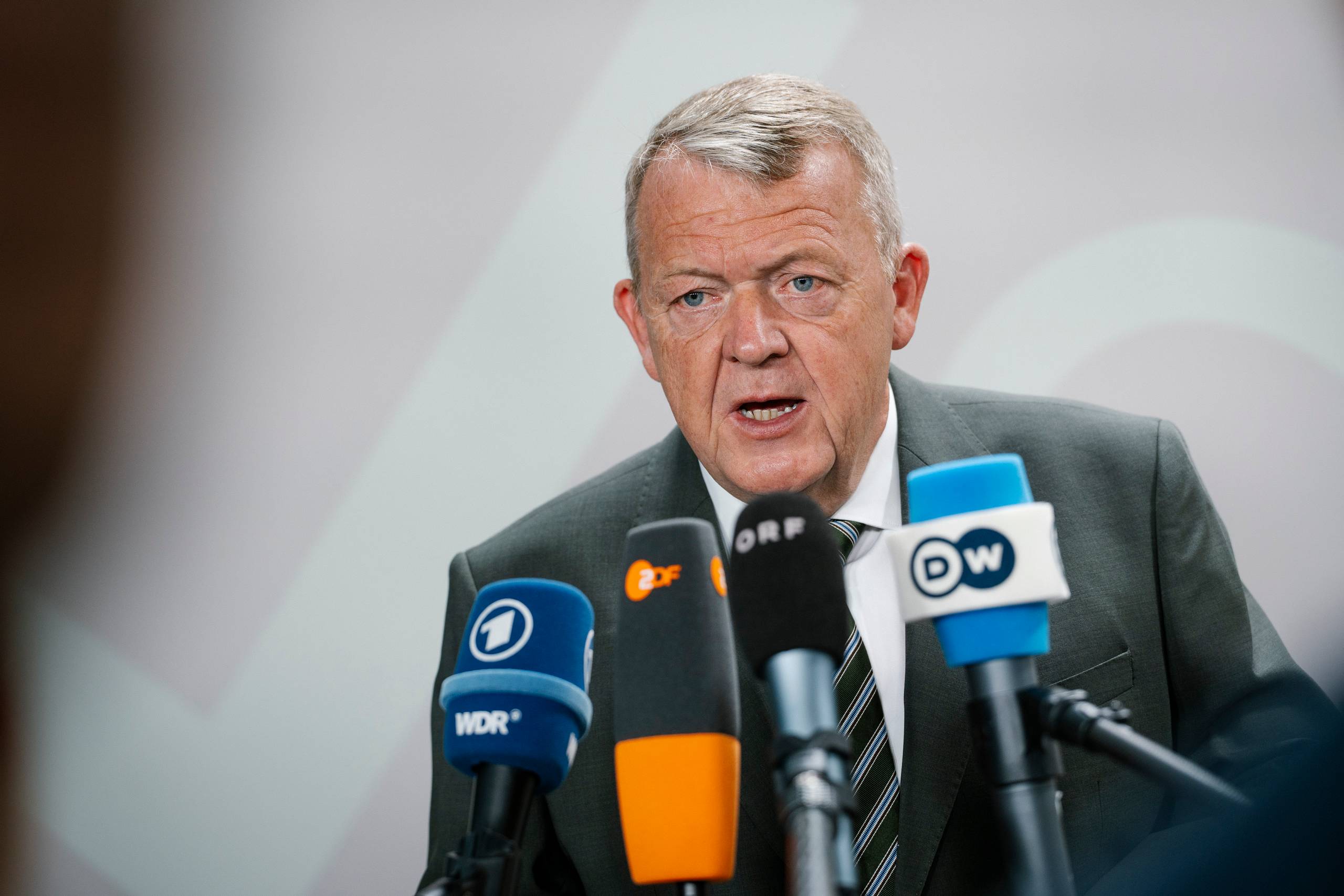 Analyse: Lars Løkke stod klar ved den røde løber. Men så stjal statsministeren rampelyset, og det er der én særlig grund til