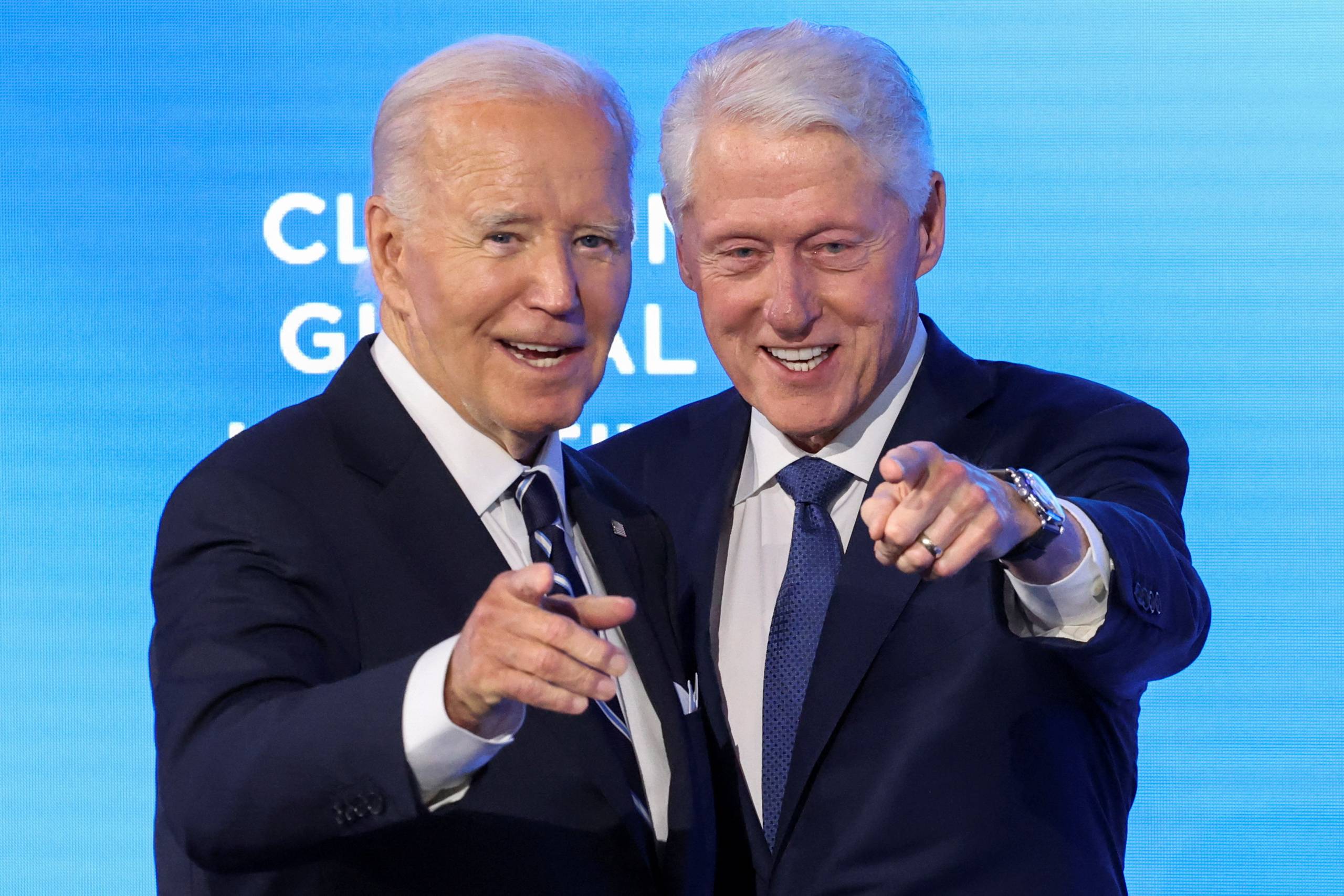 Biden og Clinton roser Donald Trump