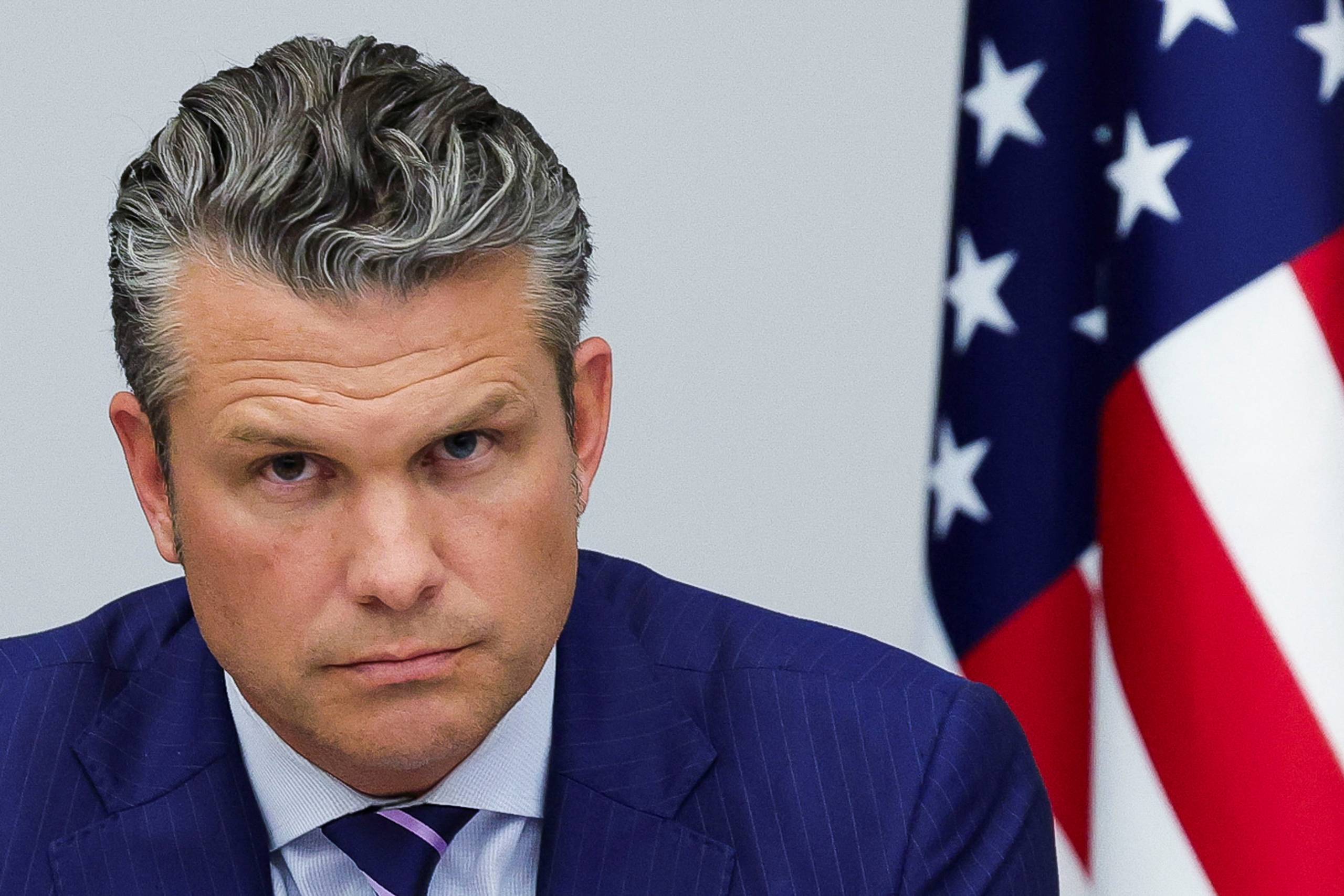 Fly med Pete Hegseth om bord er nødlandet